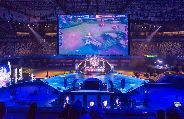 紧追不舍 紧追不舍