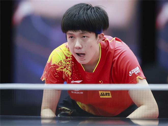 领先3杆不 领先3杆不