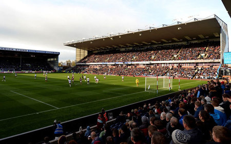 中的表现虽 中的表现虽